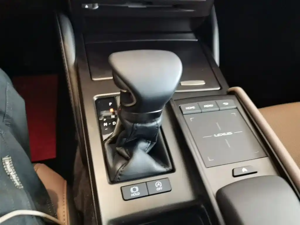 Lexus ES 2021 200 Excellence Edition фото 14