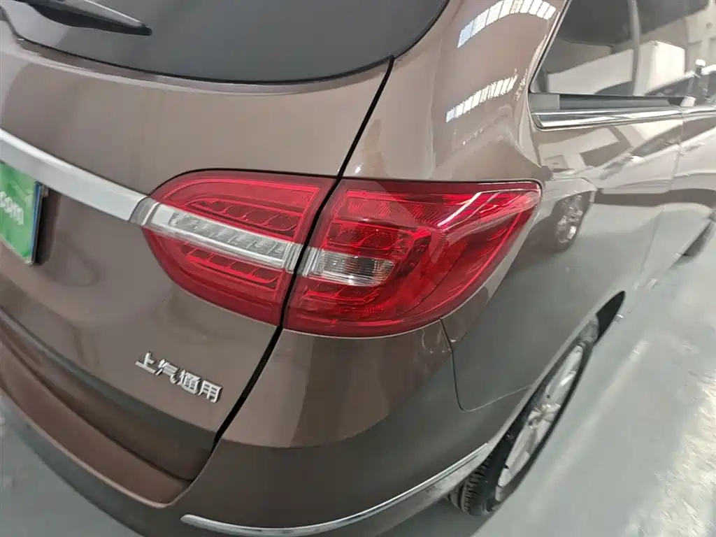Buick GL8 2018 28T Premium Model China VI фото 8