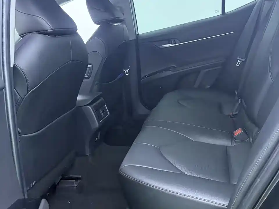 Toyota Camry 2021 2.5G Luxury Edition фото 7