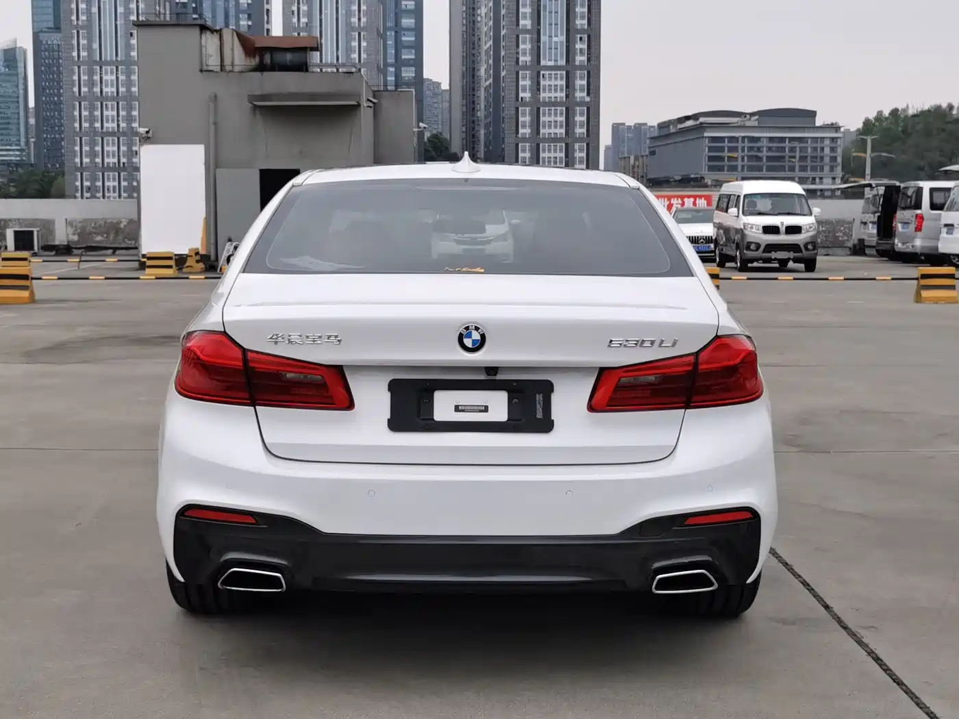BMW 5 Series 2018 530Li Leading M Sport Package фото 16