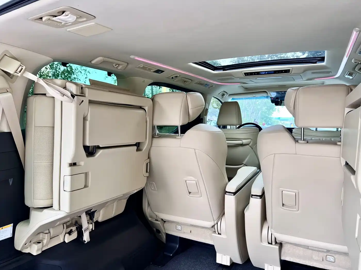 Toyota Alphard 2021 Hybrid 2.5L Premium фото 21