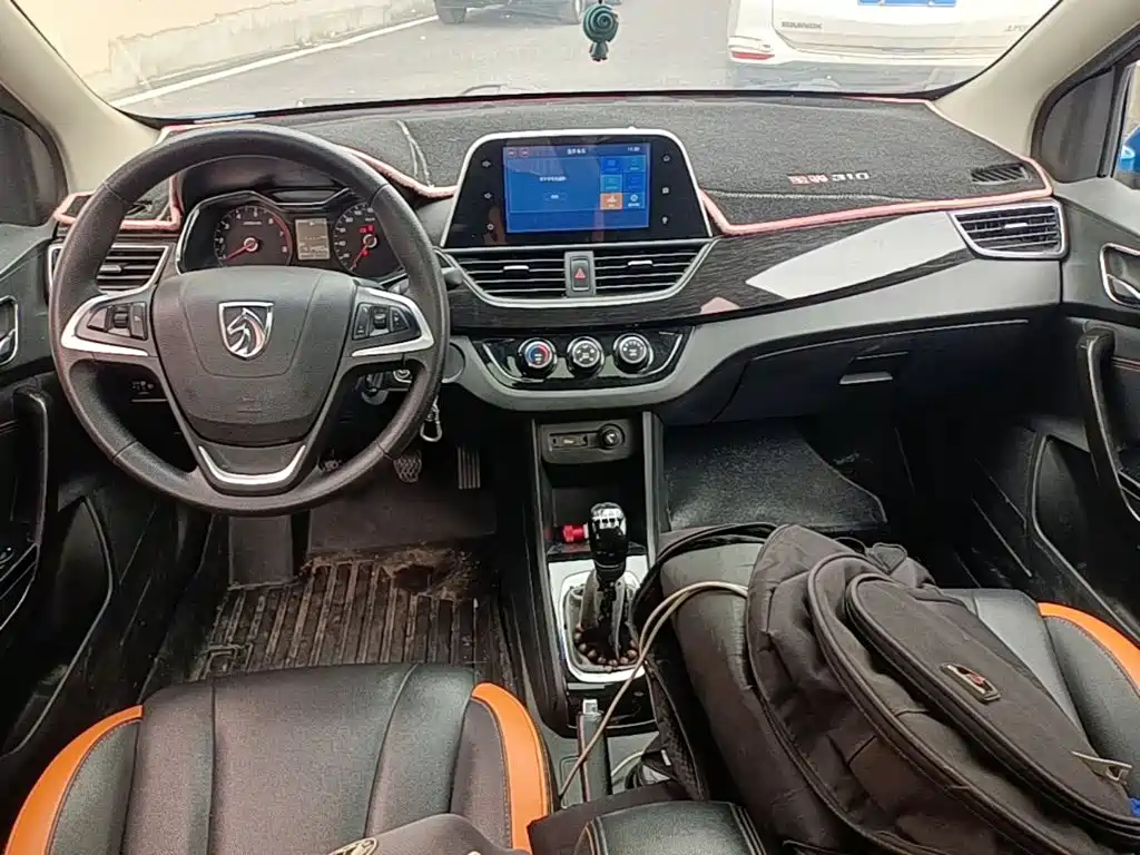 Baojun 310 2016 2016 1.2L Manual Luxury Type