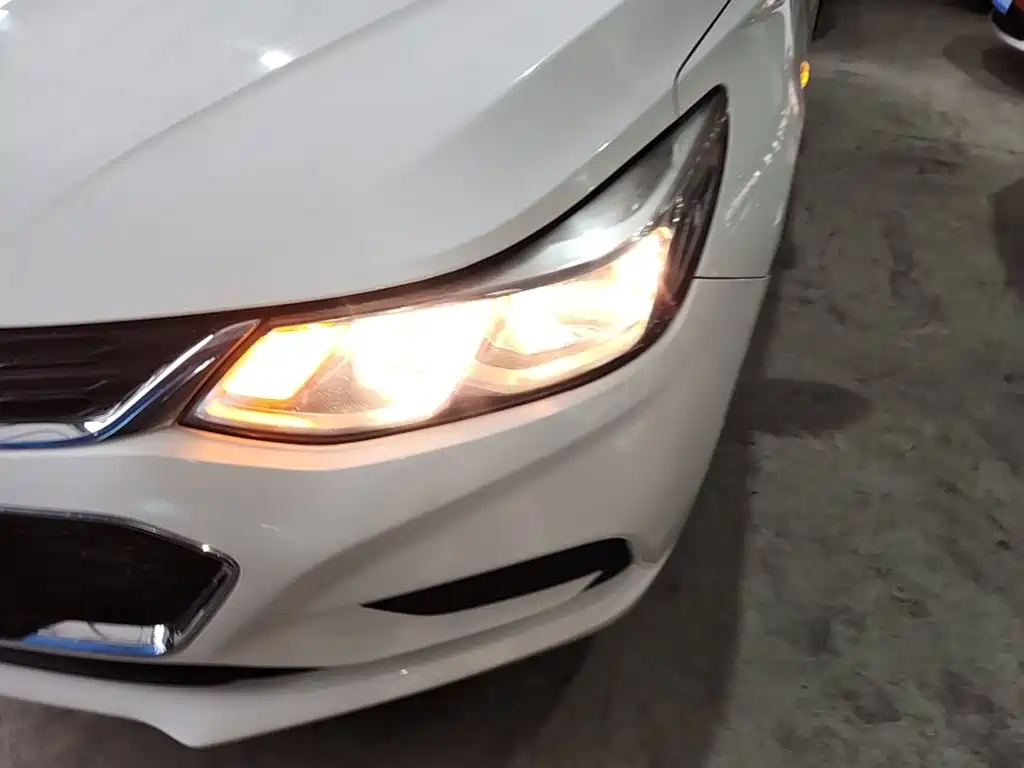 Chevrolet Cruze 2018 2018 320 Automatic Pioneer Sunroof Edition