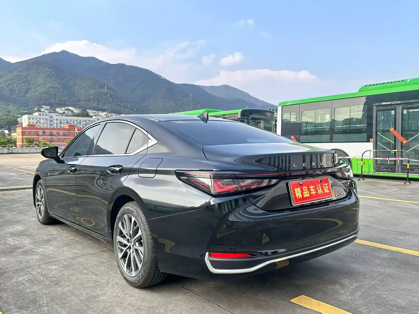Lexus ES 2025 2025 200 Ultimate Edition