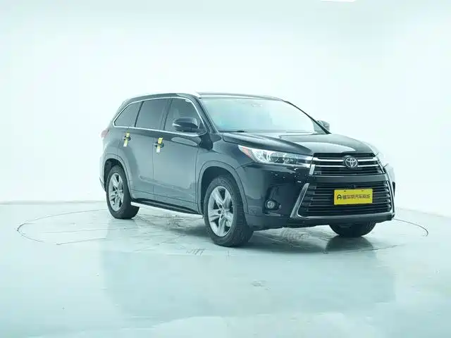 TOYOTA HIGHLANDER
