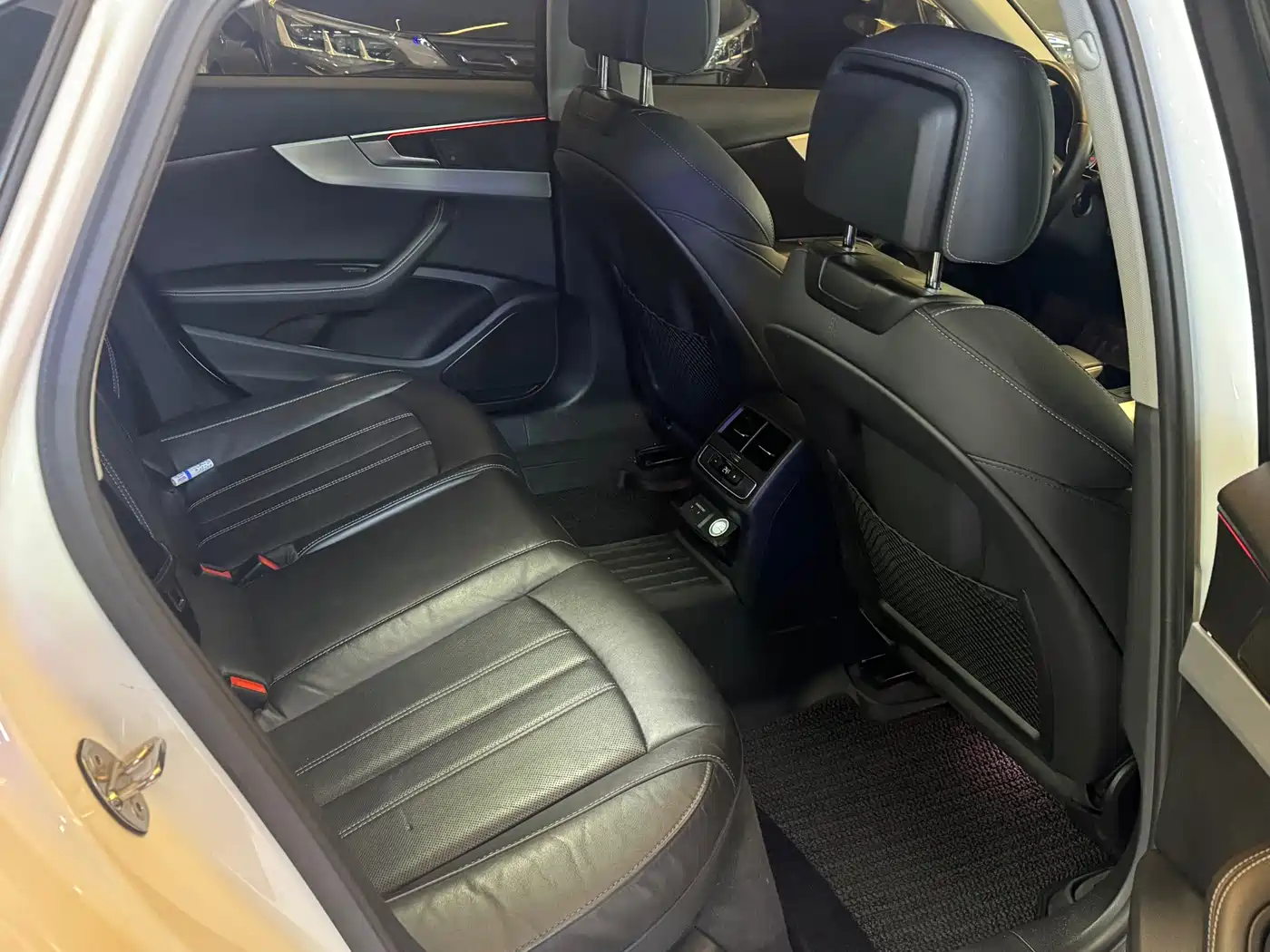 Audi A4L 2020 40 TFSI Fashion Dynamic Edition фото 13