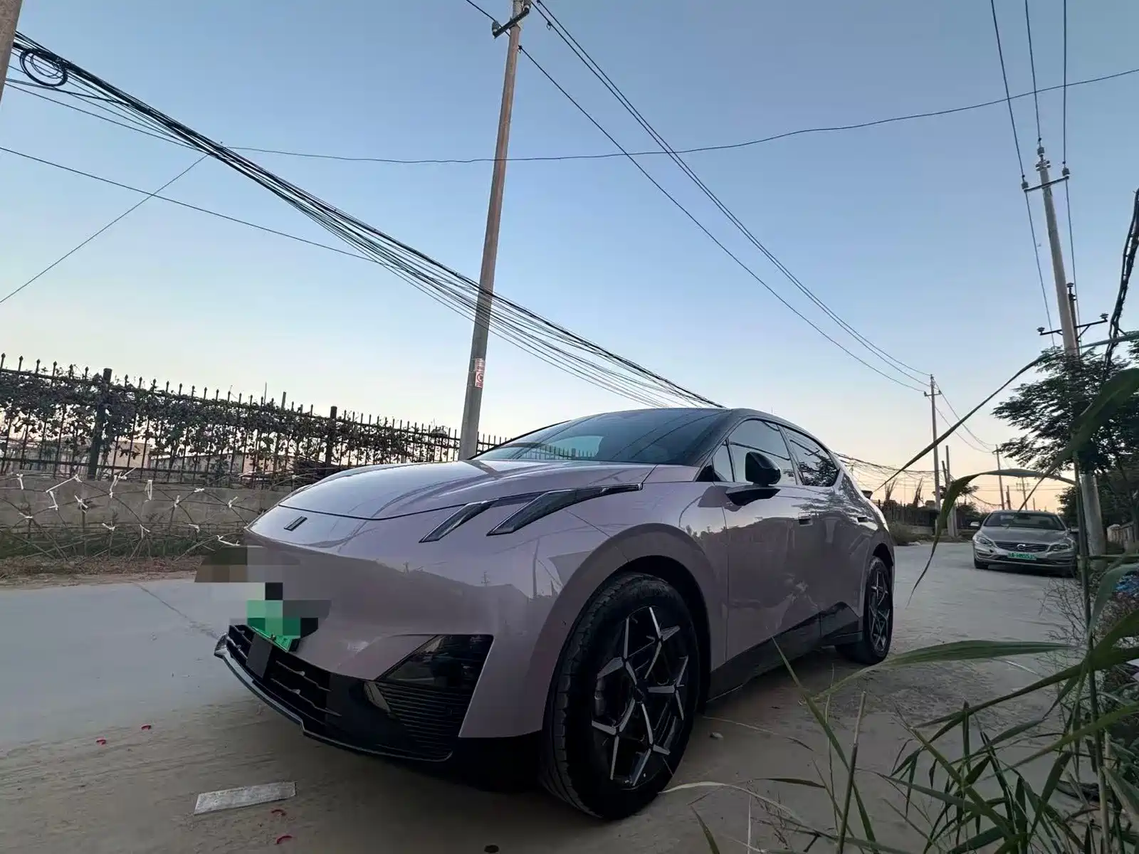 Photo 1 - Lynk & Co Z20