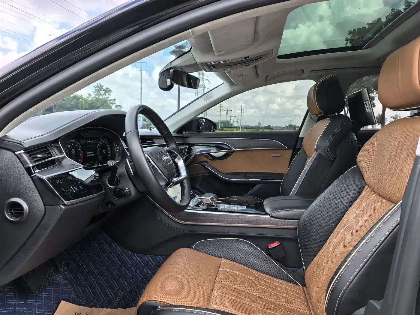 Фото 9 - Audi A8