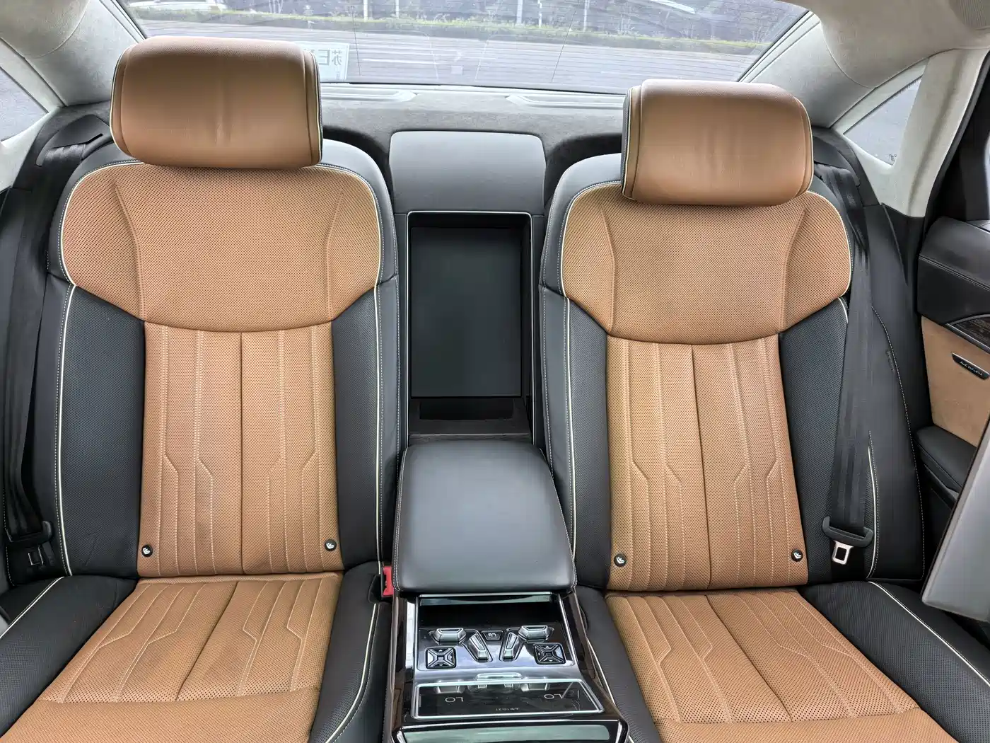 Фото 15 - Audi A8