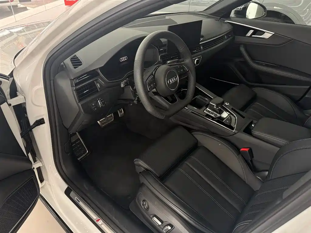 Audi A4L 2025 2 Million Celebration Edition 40 TFSI Luxury Dynamic B&O Starlight Night Edition фото 5