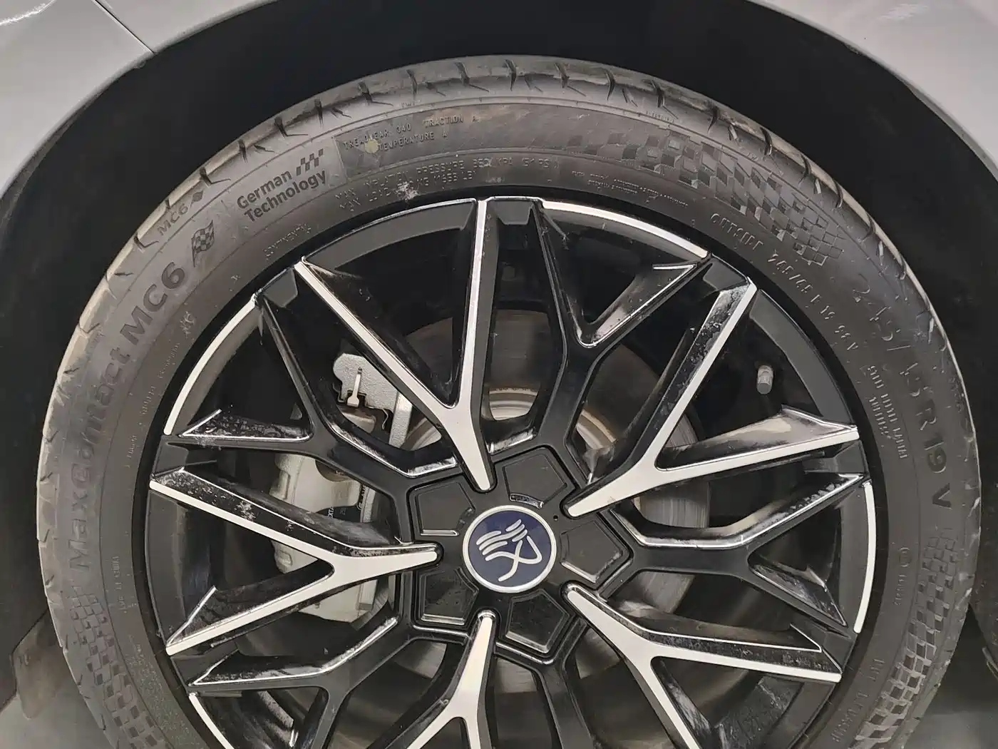 BYD Han 2025 DM-i Smart Driving Edition 125KM Honor фото 18