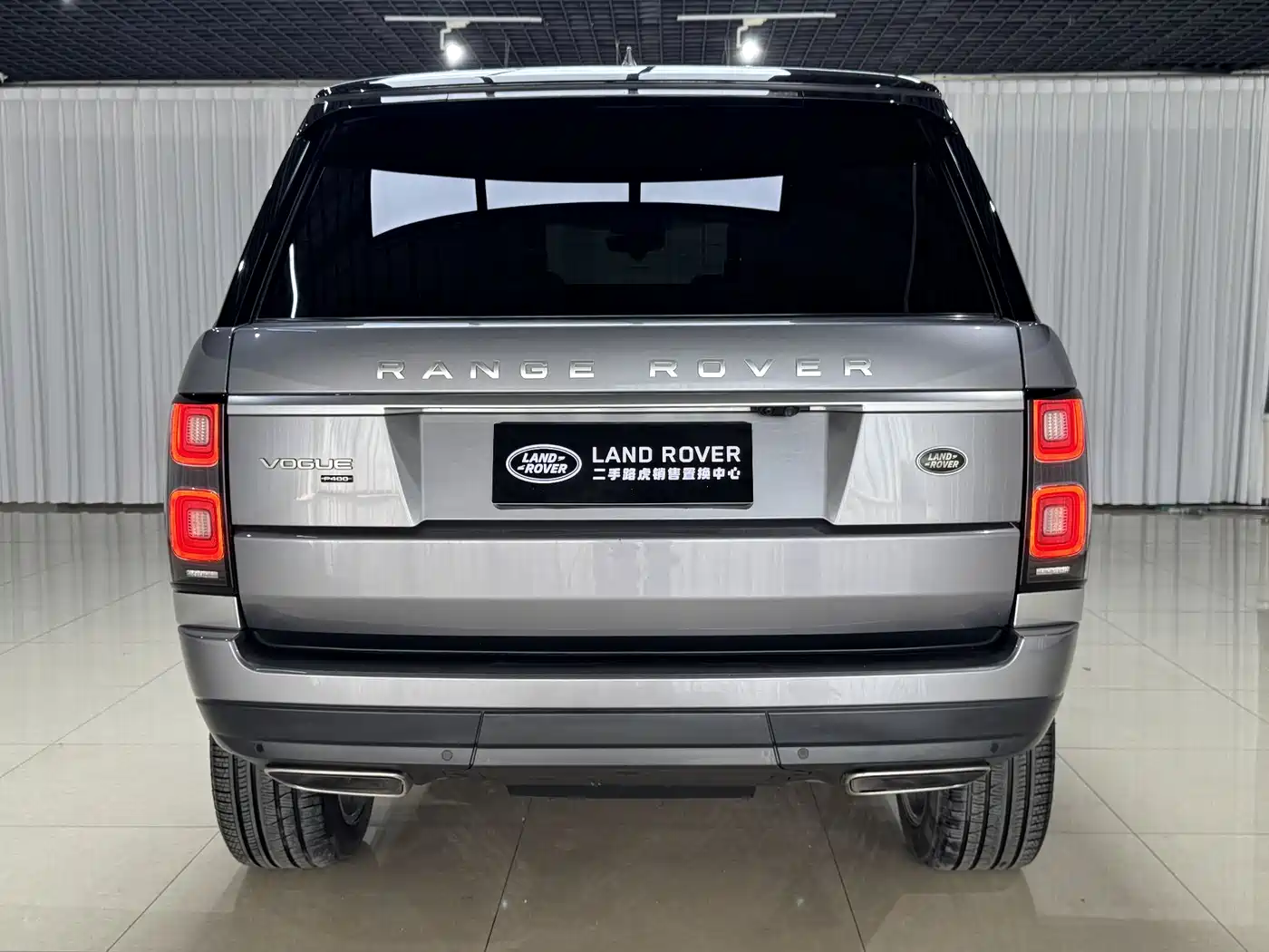 Land Rover Range Rover 2021 3.0 L6 Heritage Extended Classic Edition фото 5