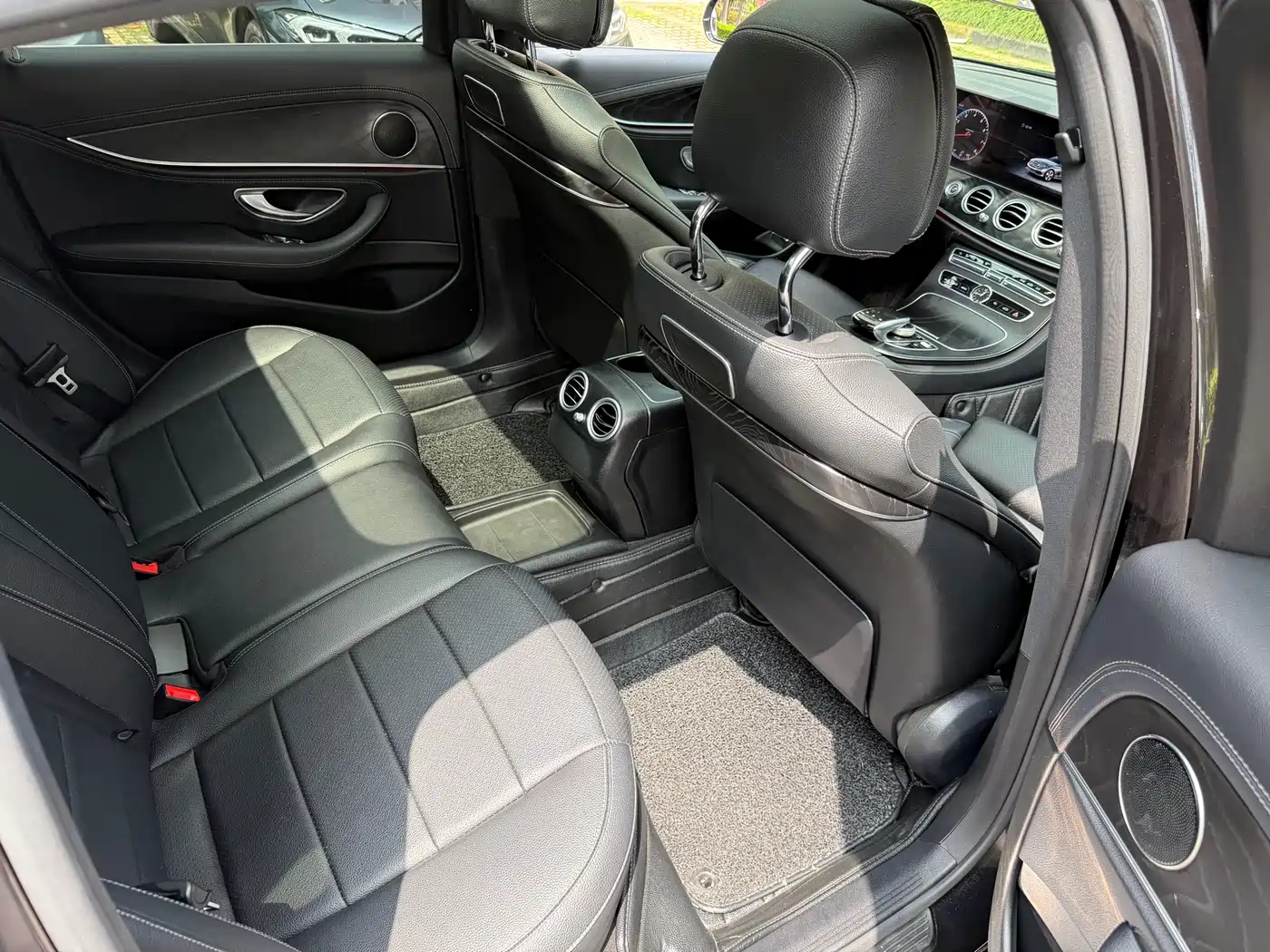 Mercedes-Benz E-Class 2018 E 200 L Sport фото 13
