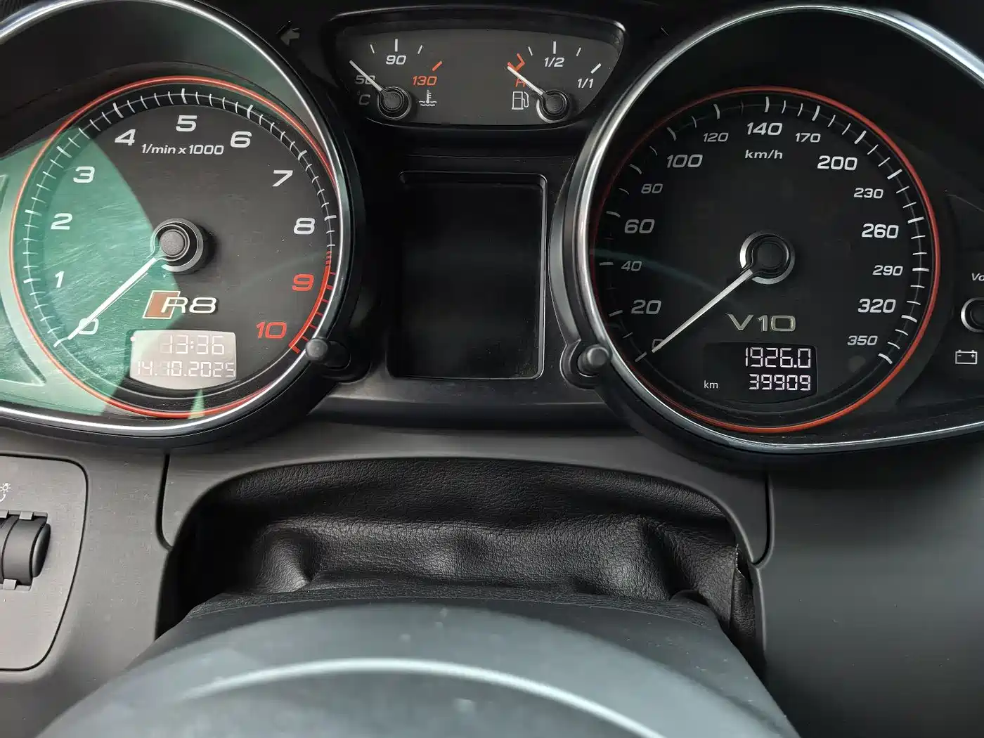 Audi R8 2014 5.2 FSI quattro фото 21