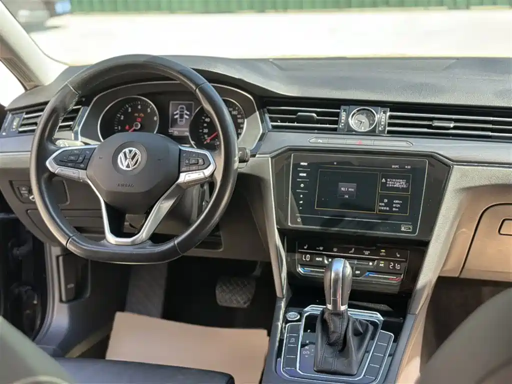 Volkswagen Magotan 2020 330TSI DSG Leading фото 15