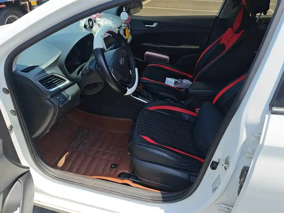 Hyundai Verna 2016 1.4L Automatic Cool Edition GLS фото 9
