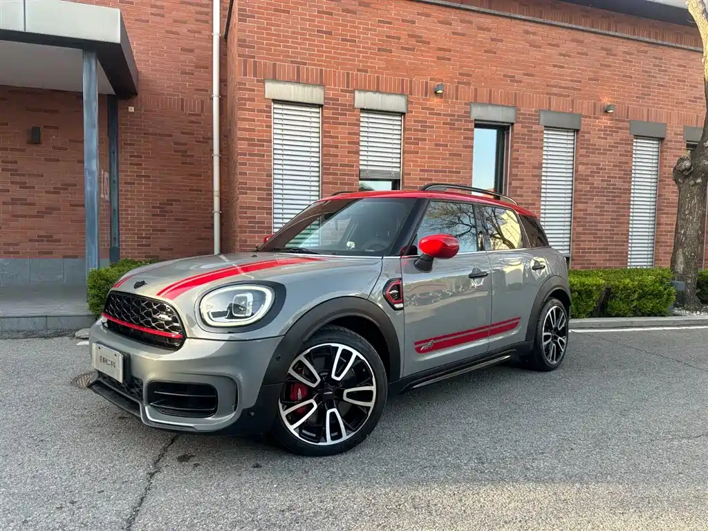 MINI JCW COUNTRYMAN