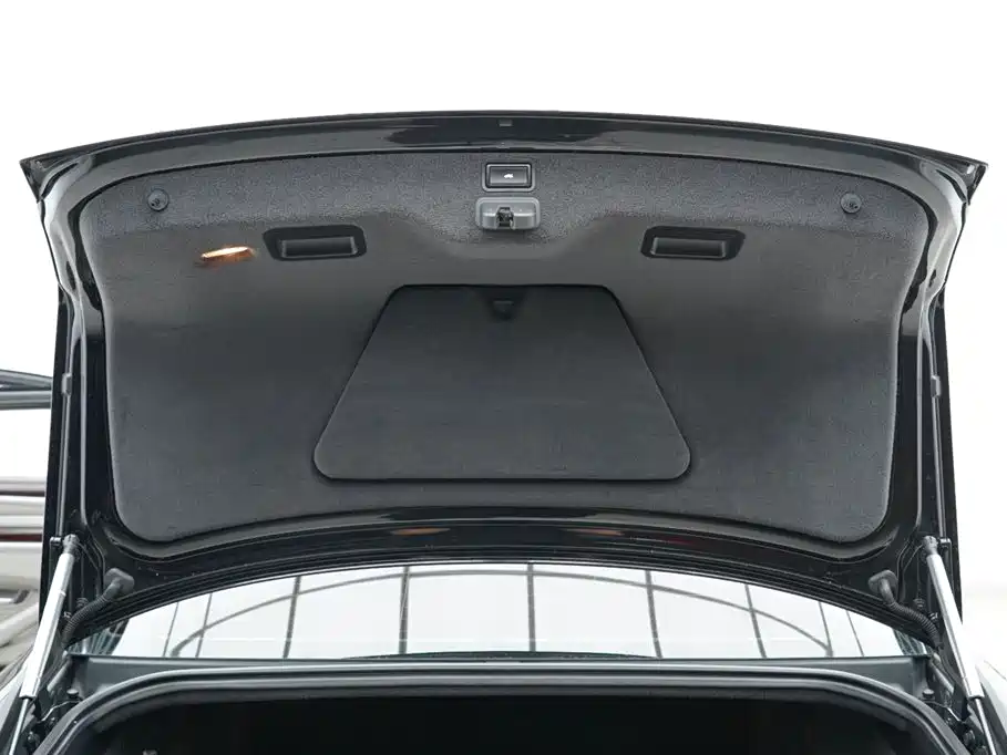 Фото 27 - Audi A8