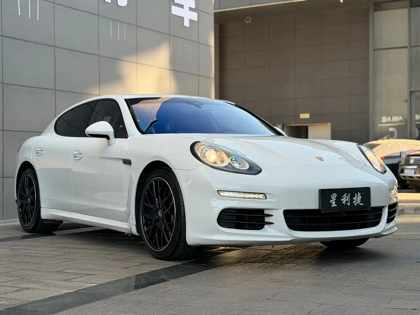 Porsche Panamera 2014 Panamera 3.0T фото 3