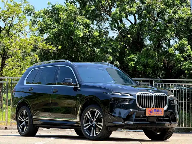 BMW X7 2023 xDrive40i Exclusive M Sport Package — фото 3