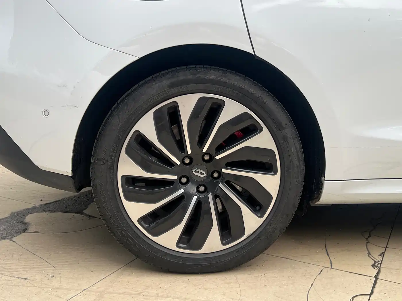 AITO Wenjie AITO M5 2022 Extended Range AWD Performance Edition фото 17