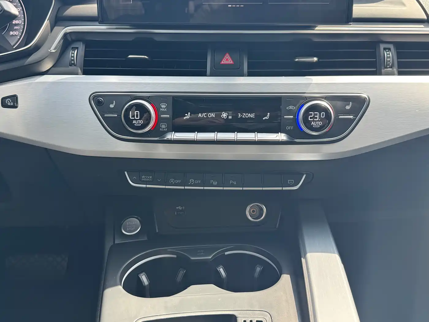 Audi A4L 2020 40 TFSI Luxury Dynamic фото 20