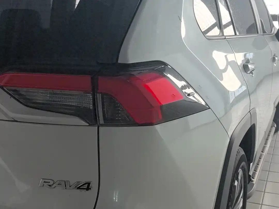 Toyota RAV4 Rongfang 2023 2.0L CVT FWD Style Plus Edition фото 7