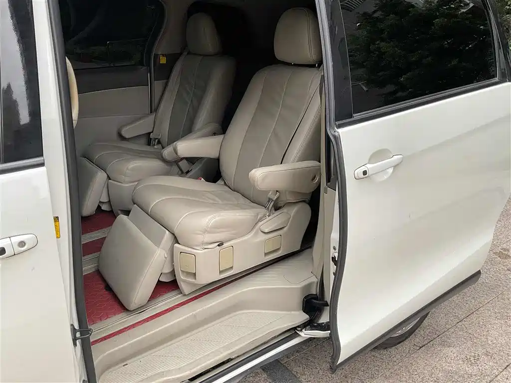 Toyota Previa 2007 3.5L 7-Seater Luxury фото 11