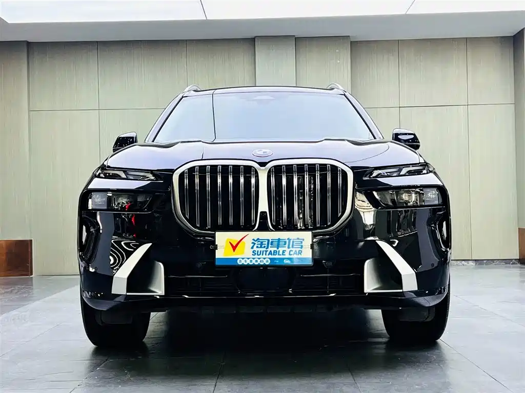 BMW X7 2023 xDrive40i Leading Luxury Package фото 2