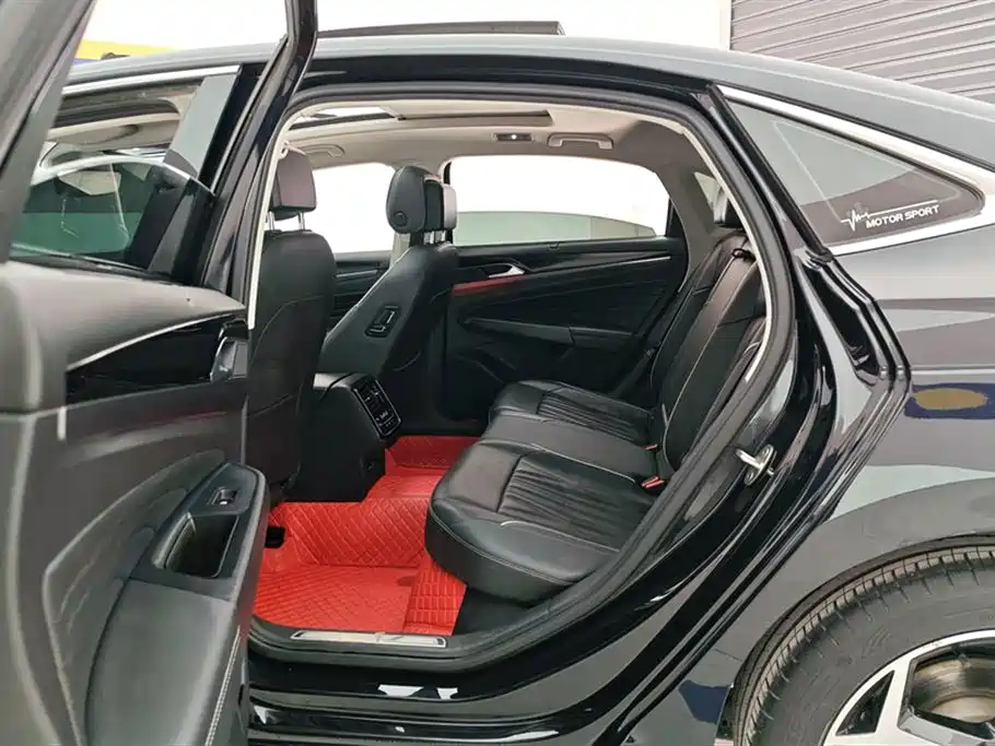 Volkswagen Passat 2023 Facelift 330TSI Starlight Luxury Edition фото 11