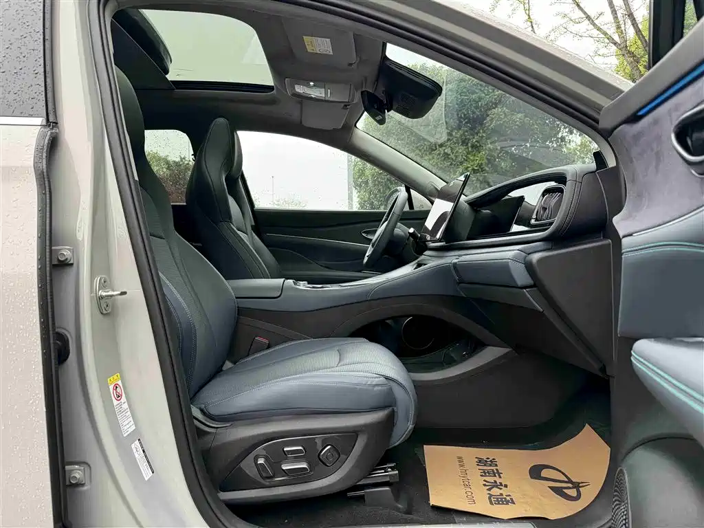 BYD Hai Shi 07 DM-i 2025 150 Pilot+ Edition фото 4