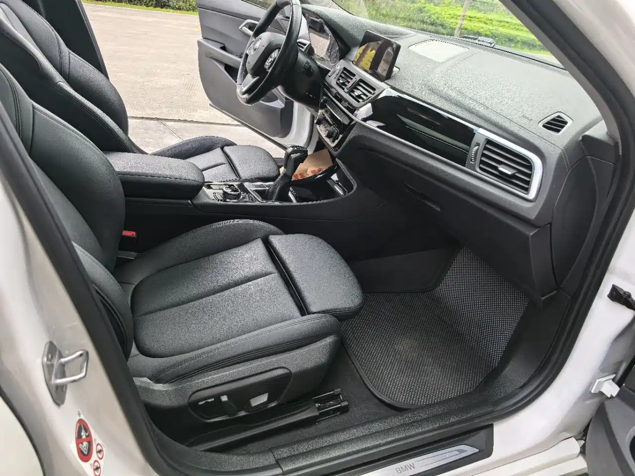 BMW 1 Series 2017 118i Sport фото 8