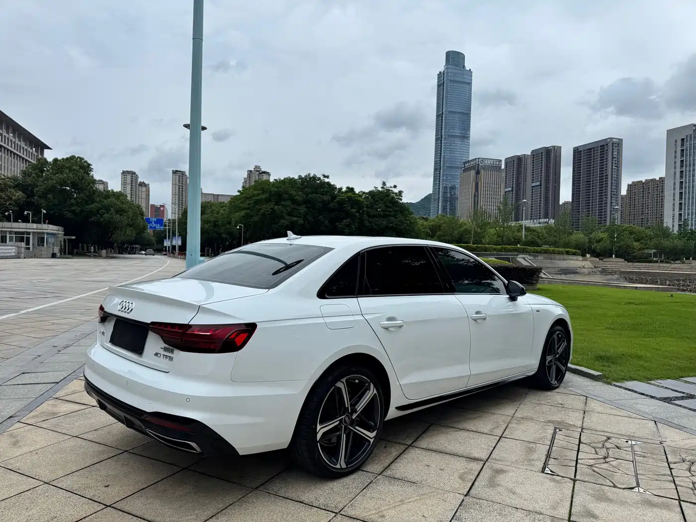 Audi A4L 2025 2024 40 TFSI Luxury Dynamic