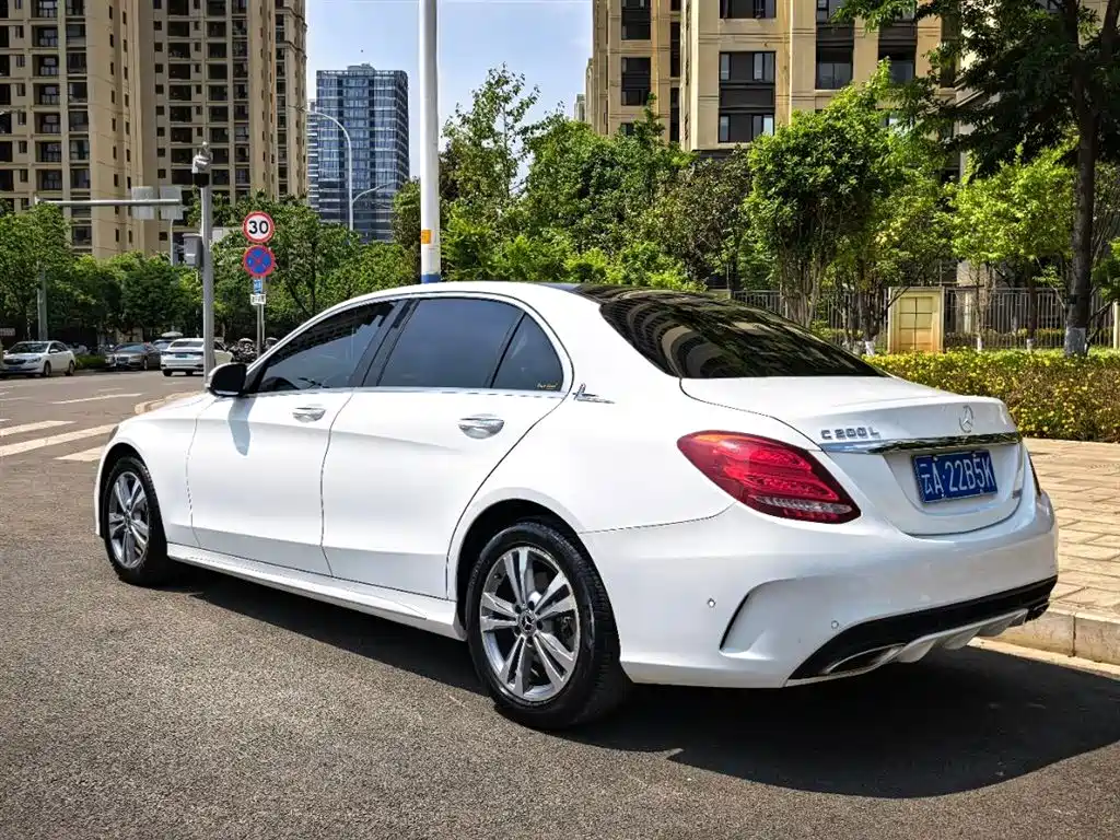 Mercedes-Benz C-Class 2018 C 200 L Sport Edition фото 4