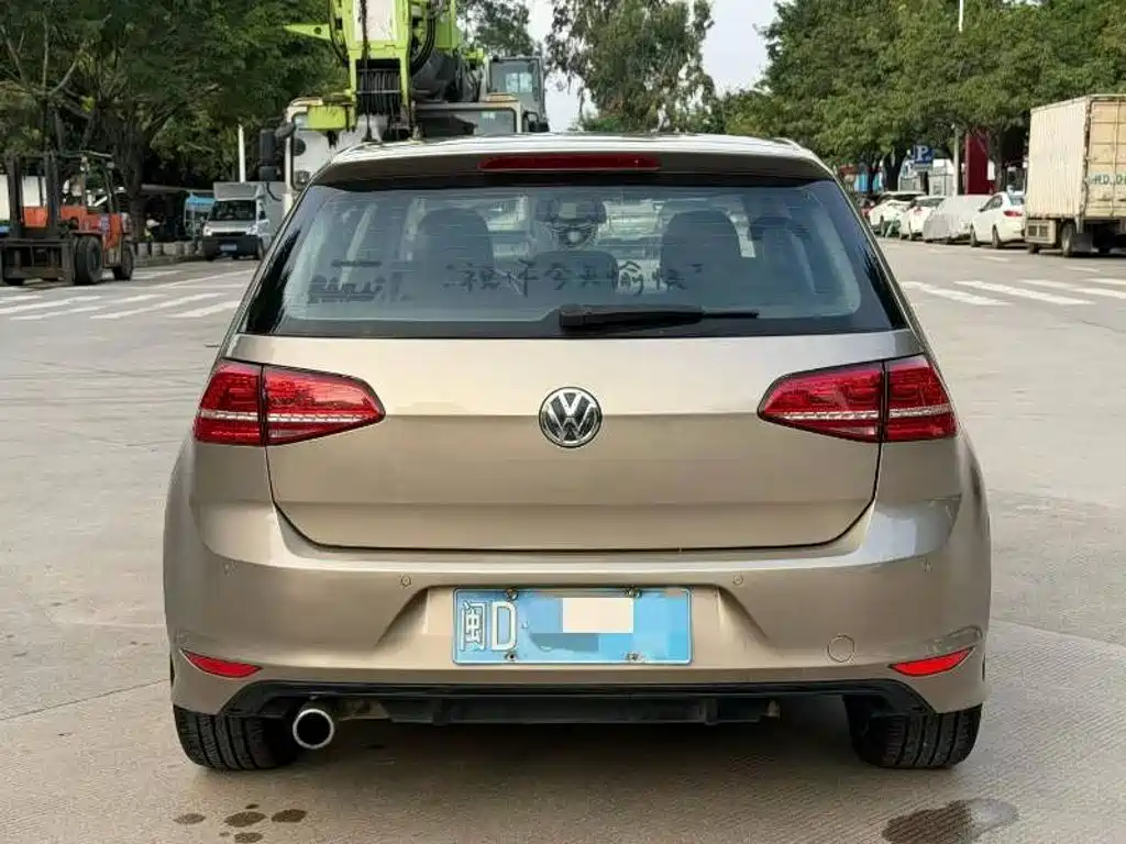 Фото 7 - Volkswagen Golf