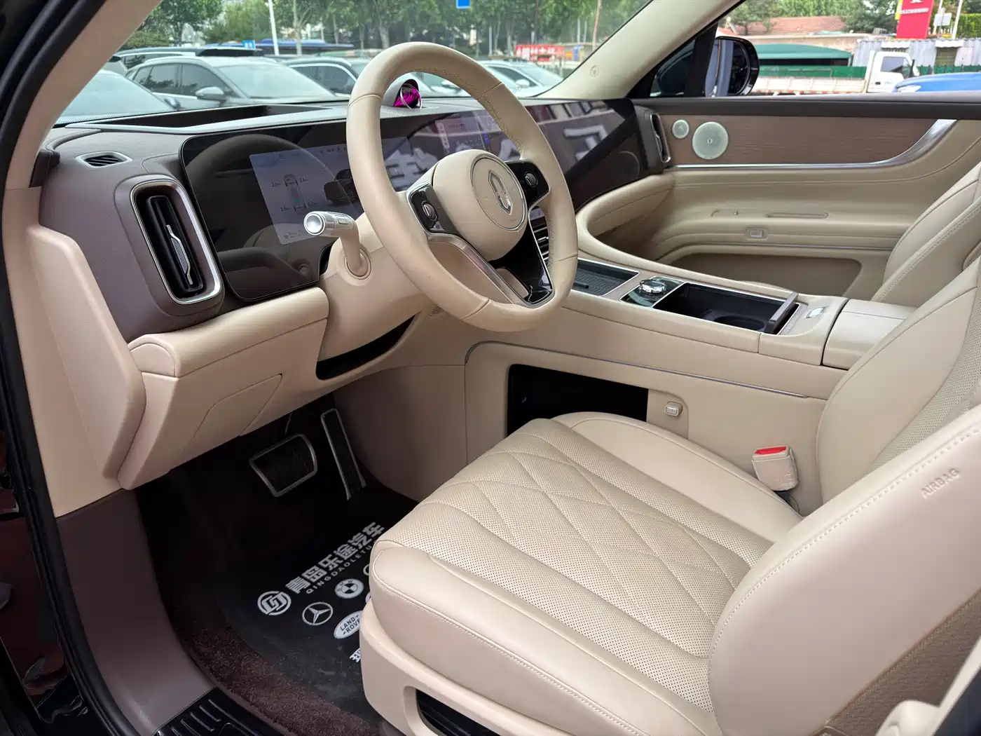 AITO Wenjie AITO M9 2024 Range Extender Max Edition 42kWh 6-seater фото 7