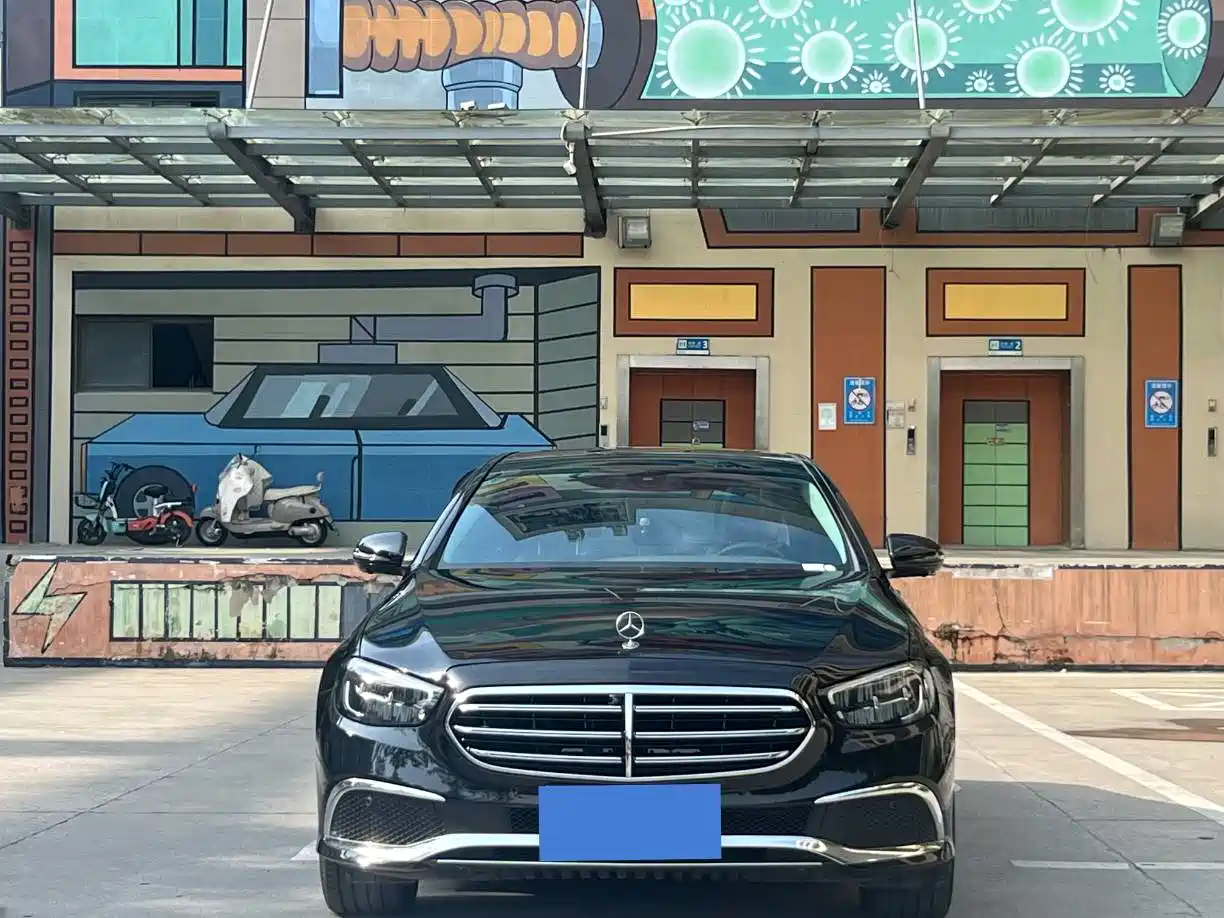 MERCEDES-BENZ E-CLASS