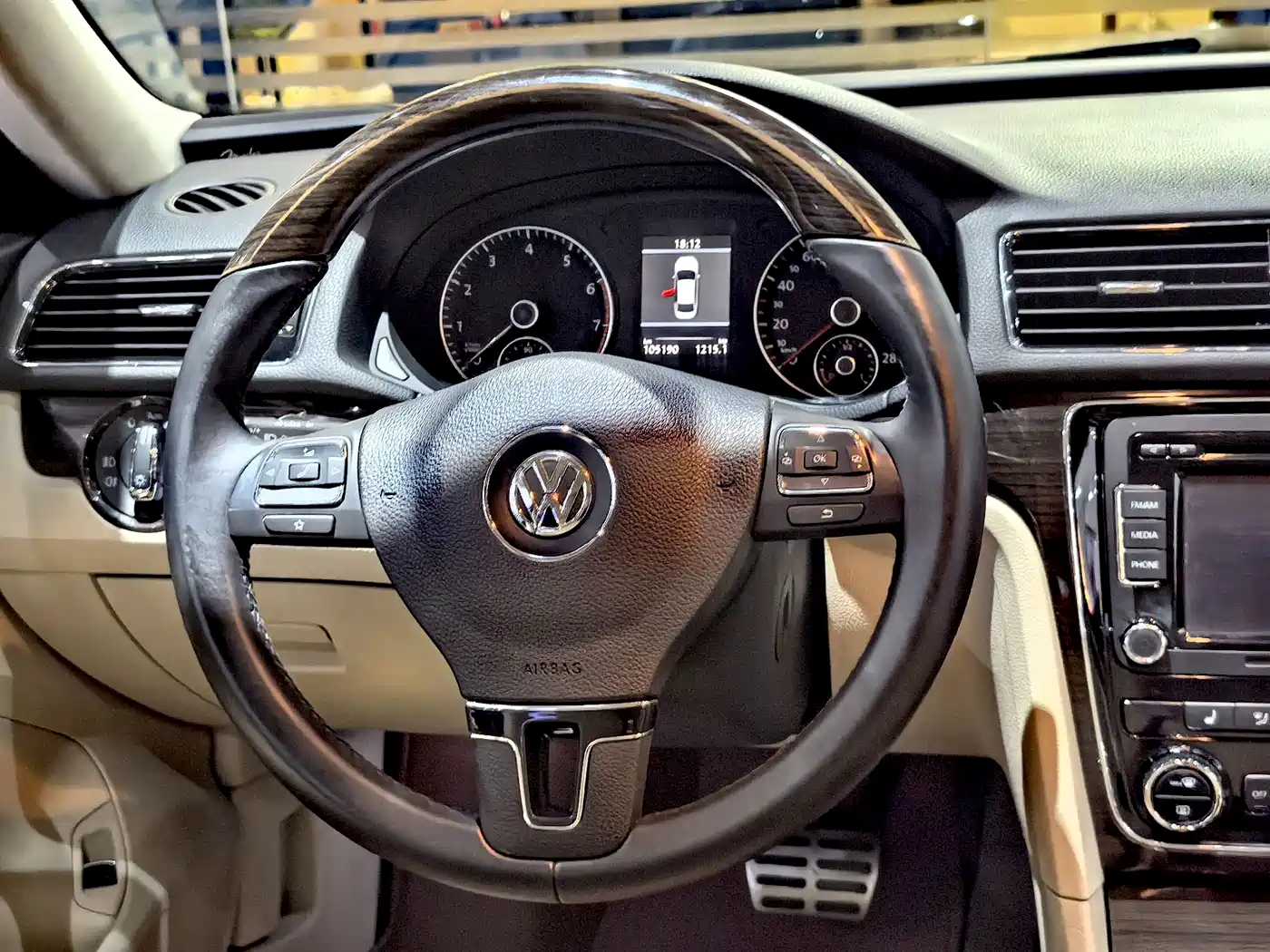 Фото 9 - Volkswagen Passat