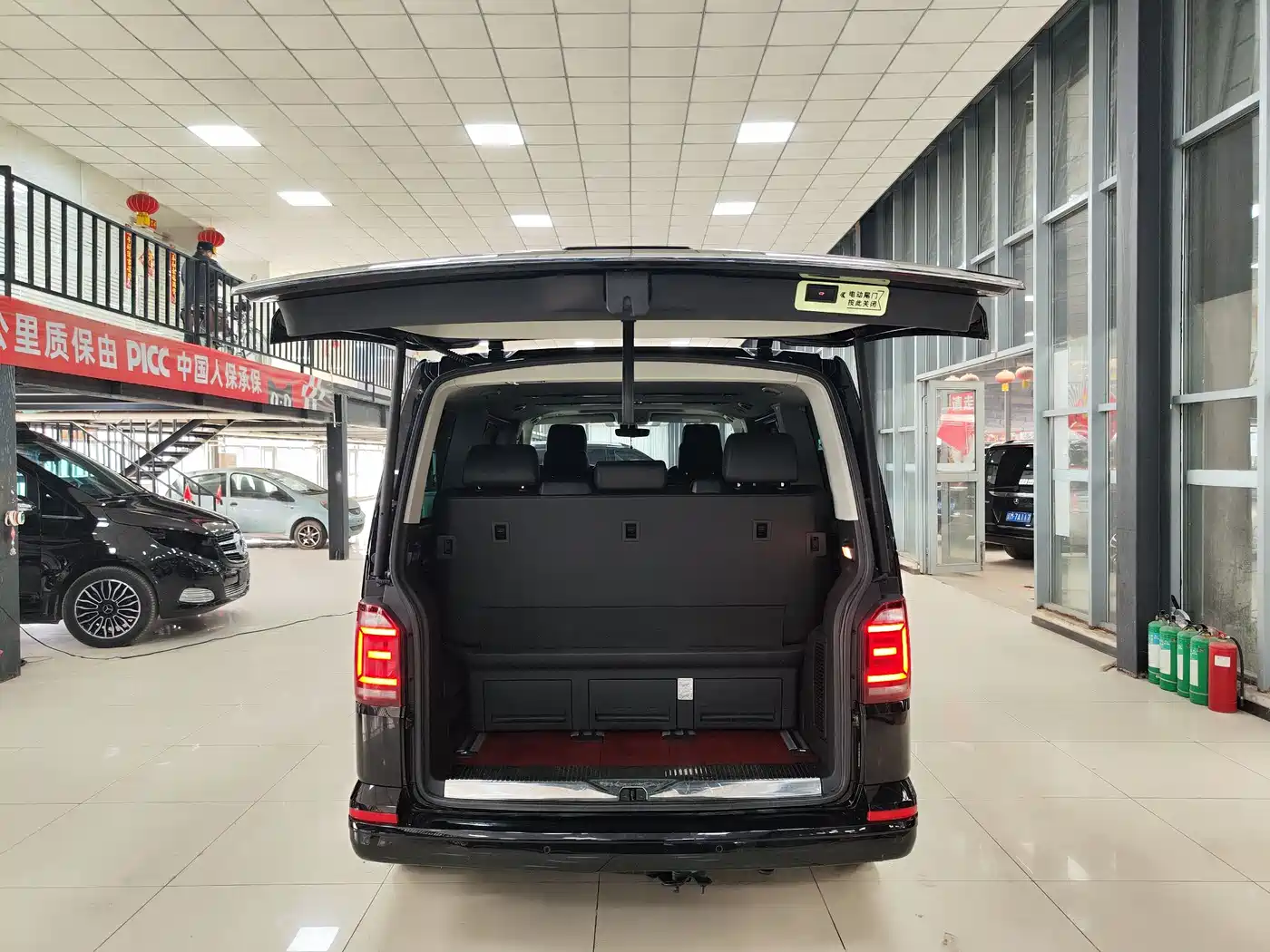 Volkswagen Multivan 2018 2.0TSI 4WD Premium Edition 7-Seater фото 29