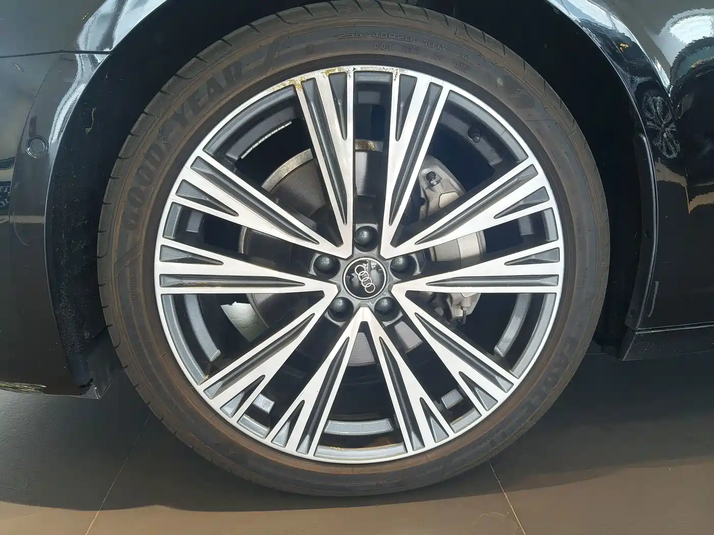 Photo 4 - Audi A6L