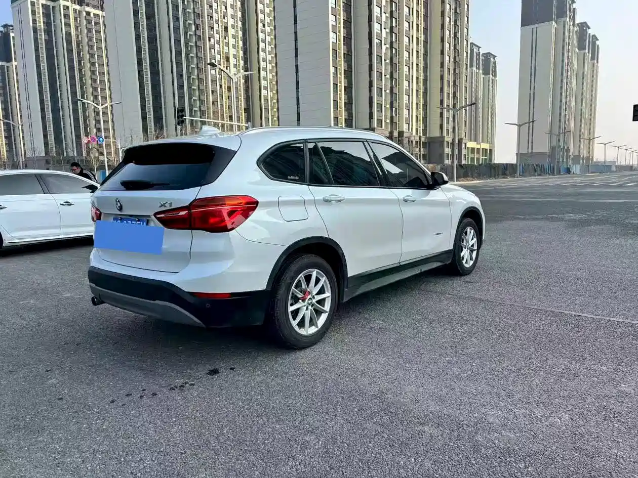 BMW X1 2018 sDrive18Li Fashion Model фото 4