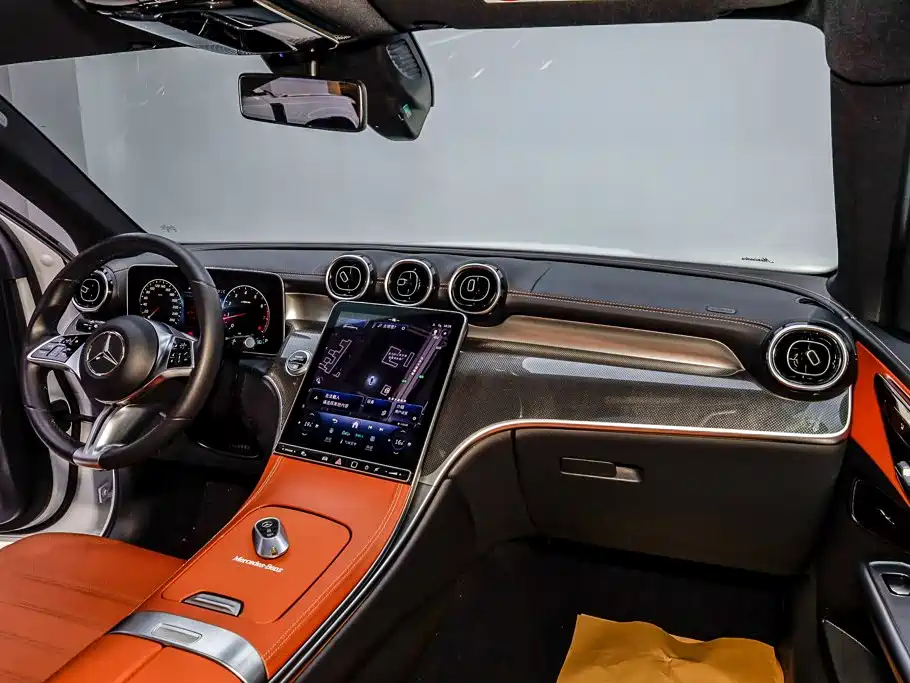 Фото 28 - Mercedes-Benz GLC