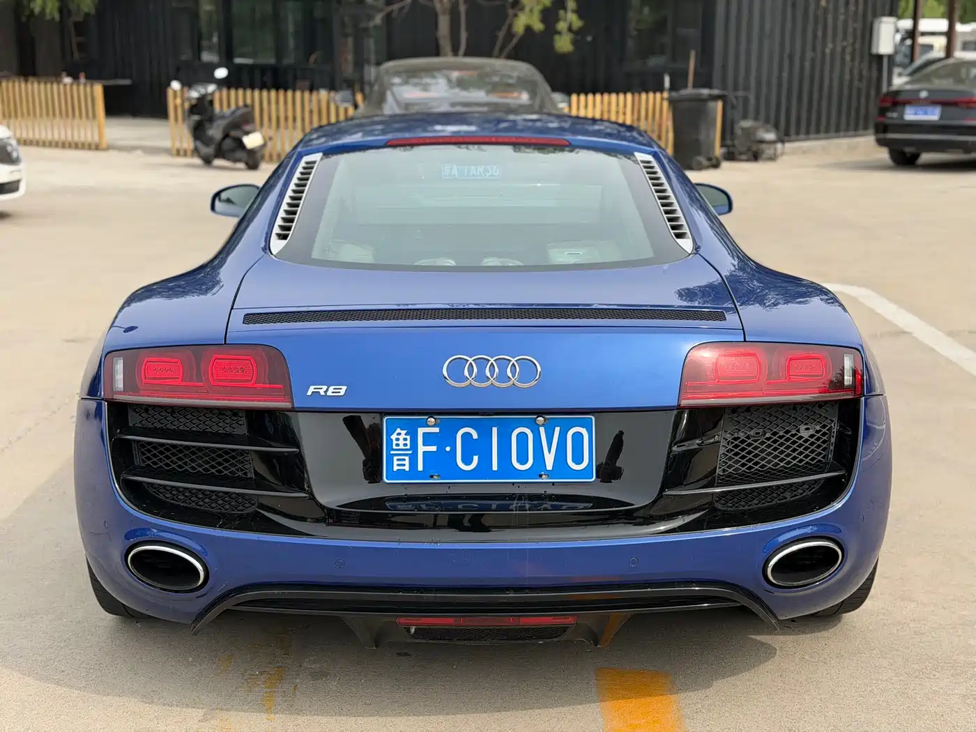 Audi R8 2012 5.2 FSI quattro Limited Edition фото 6