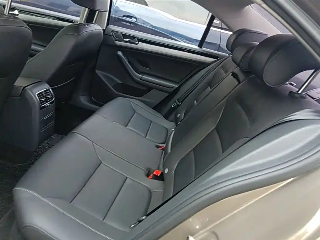 Volkswagen Sagitar 2017 230TSI Automatic Comfort фото 17