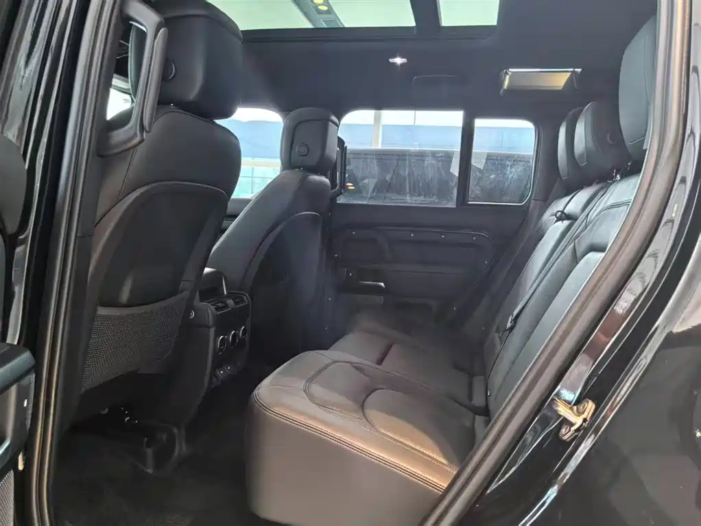 Land Rover Defender 2023 Facelift 110 5.0T V8 фото 10