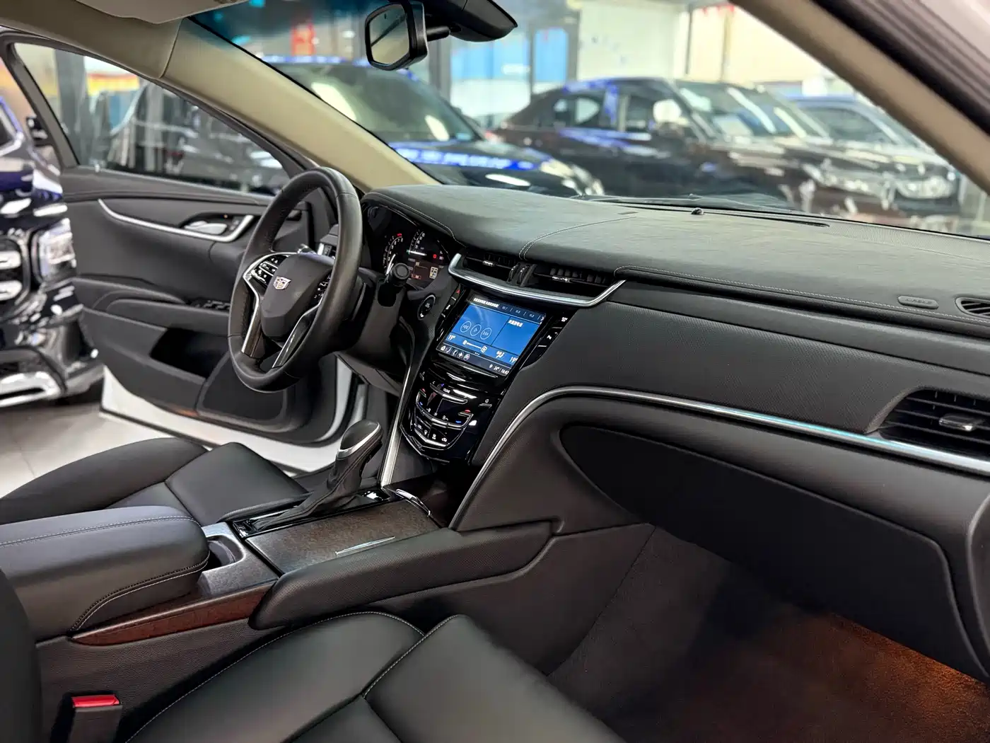 Cadillac XTS 2018 28T Technology фото 15