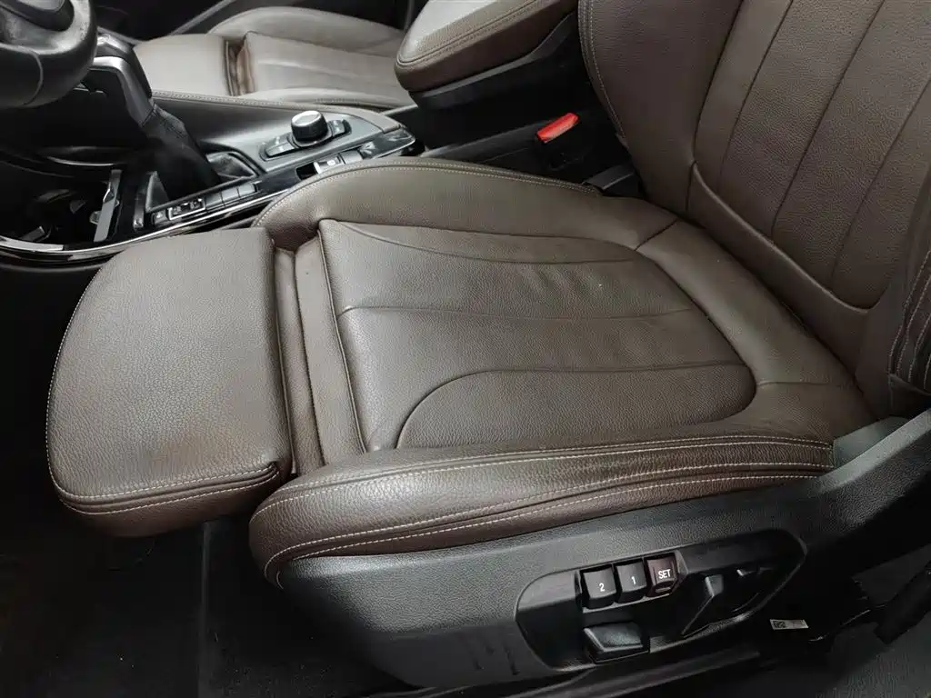 BMW X1 2018 sDrive18Li Premium Model фото 20