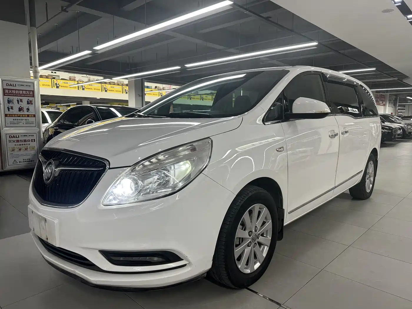Buick GL8 2017 25S Premium Model China V
