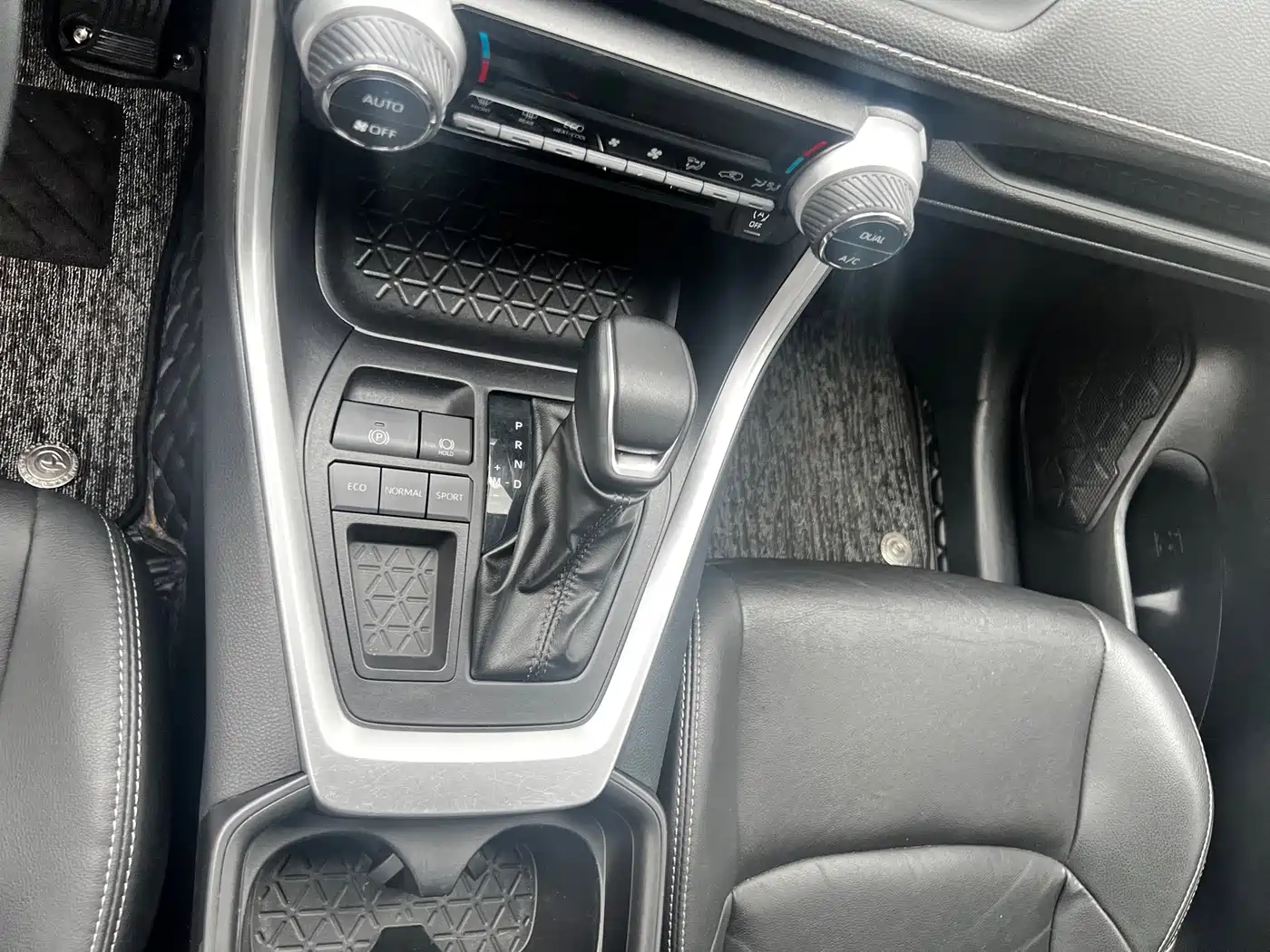 Фото 9 - Toyota Wildlander