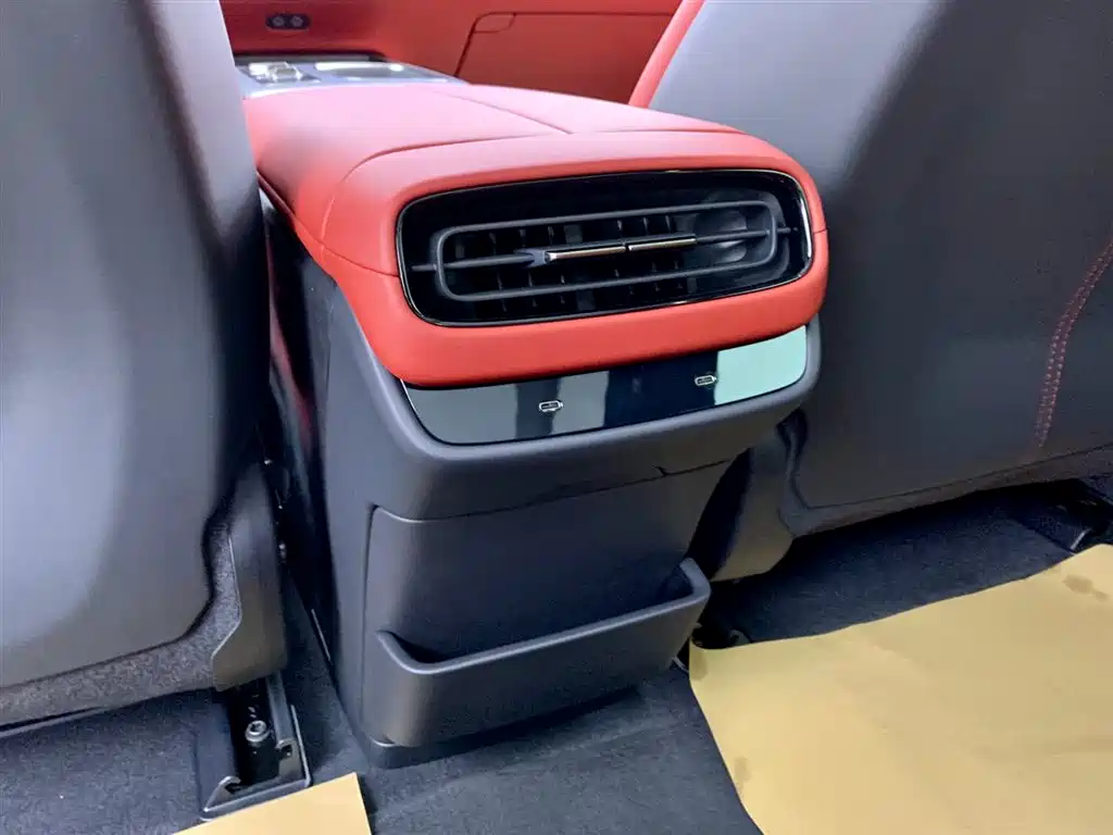Xiaomi Auto Xiaomi SU7 2024 RWD Ultra Long Range Advanced Smart Driving Pro Edition фото 20
